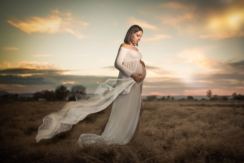 pregnant, woman, meadow, countryside, pregnancy, nature, pregnancy photoshoot, sunset, mother, portrait, motherhood